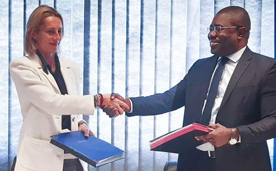 Sanlam Madagascar and Baobab Banque Madagascar signed a partnership.